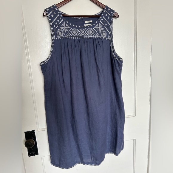 C&C California 100% Linen Embroidered Dress - Picture 3 of 17